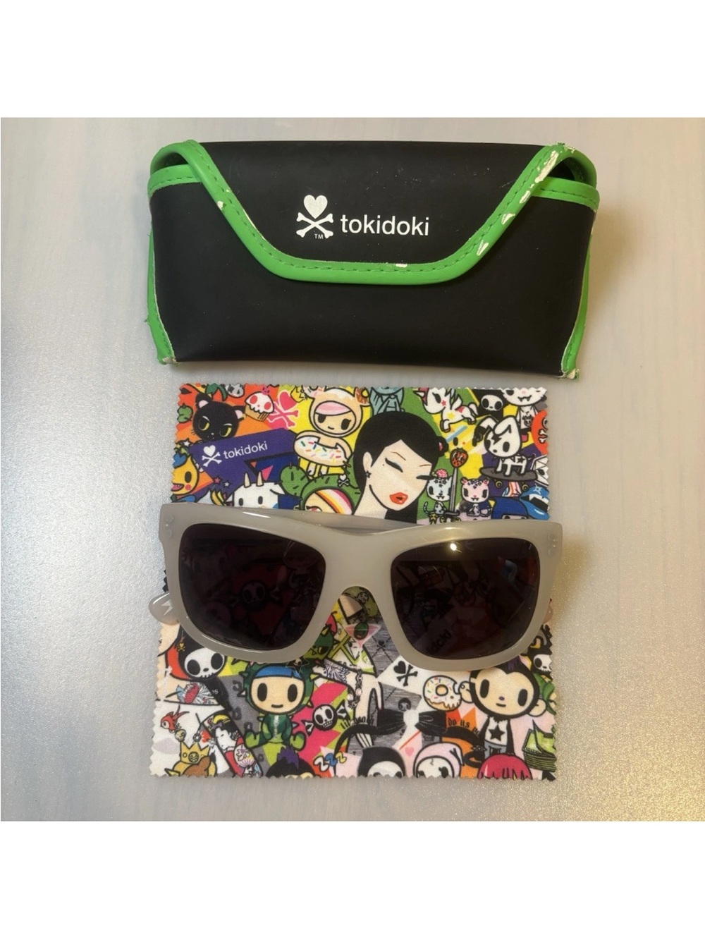 Tokidoki by Inottica TKS017-302 Adios Sunglasses - Translucent White